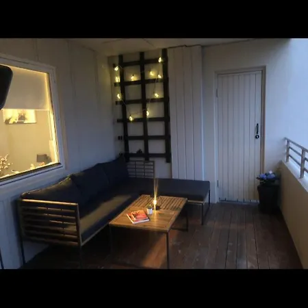 Fin Naert Alt Apartment